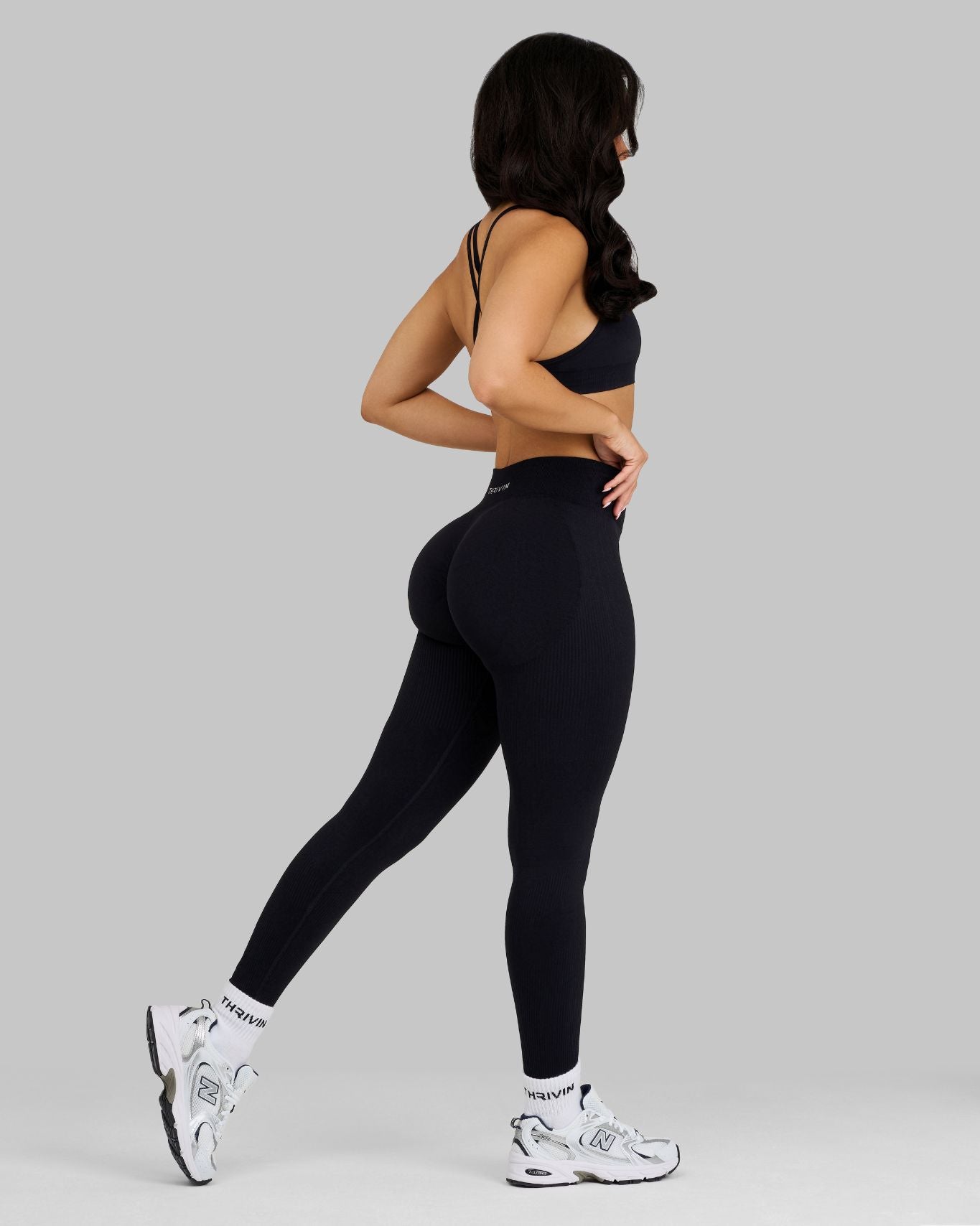 Elevate™ Sculpting Mid Waist Scrunch Leggings | Night Black