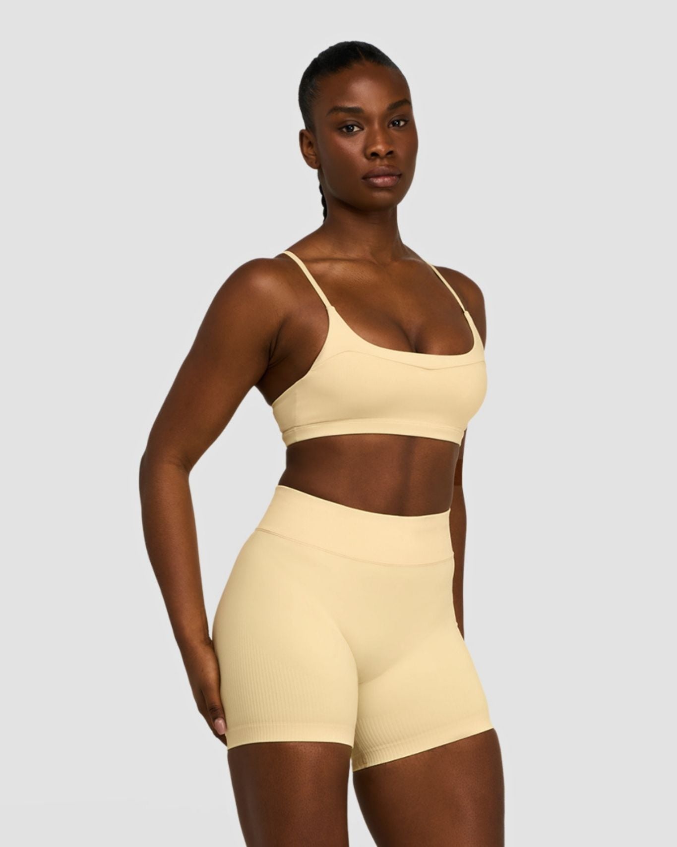 Elevate™ Sculpting Seamless Scoop Neck Bra | Golden Butter