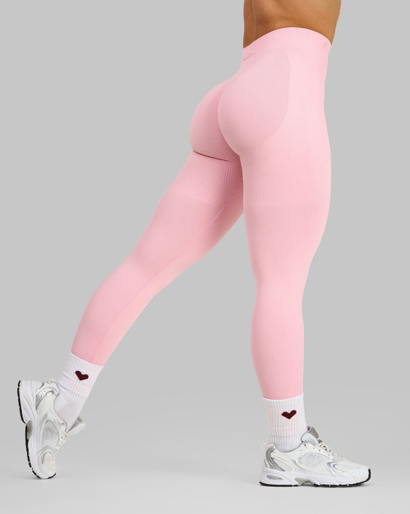 Beth is 5’6” and wears a size XS.