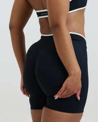 Elevate™ Outline Short Scrunch Shorts | Night Black