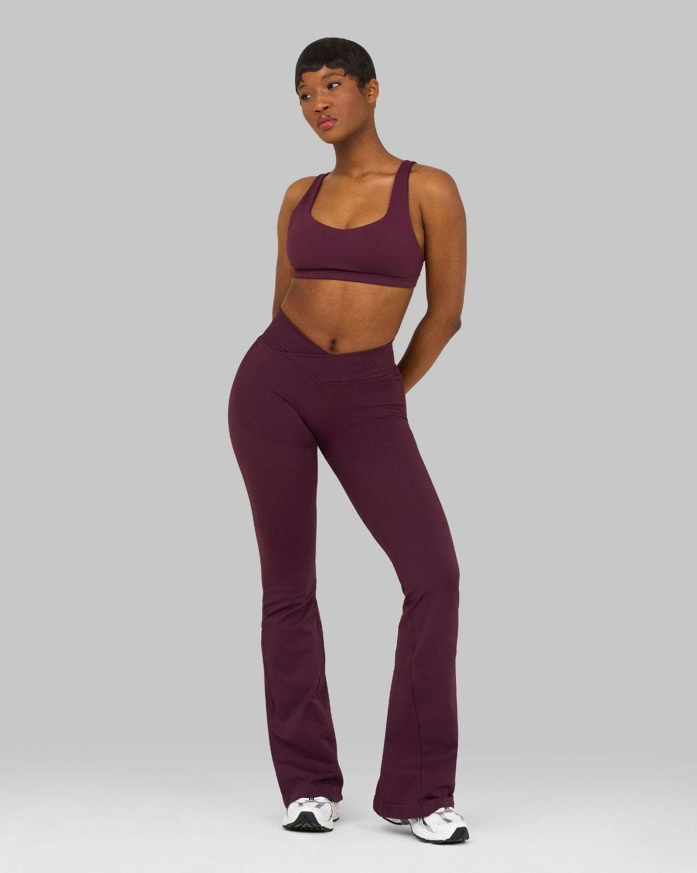 Elevate™ Sculpting Mid V-Waist Flare Leggings | Winter Plum