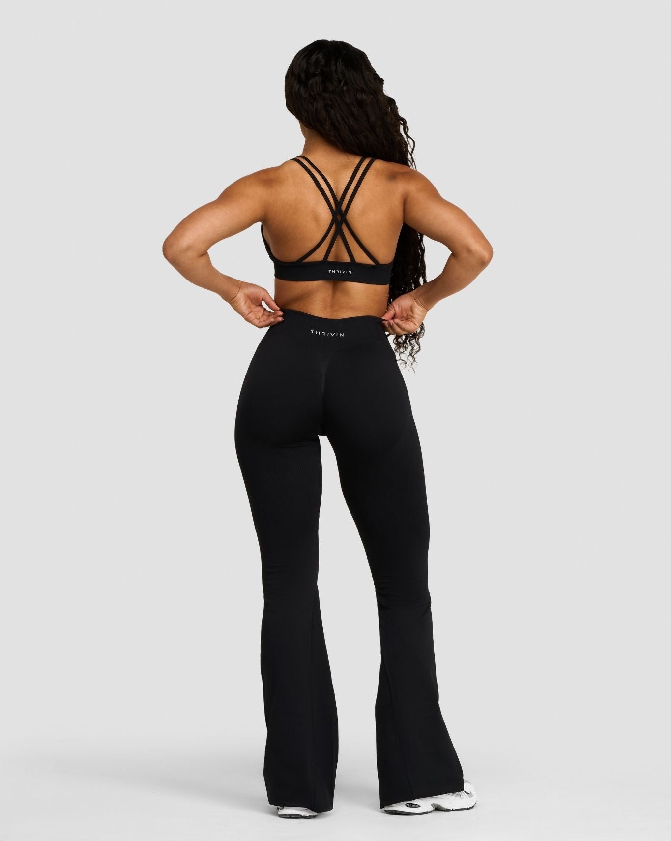 Elevate™ Sculpting Mid V-Waist Scrunch Flare | Night Black