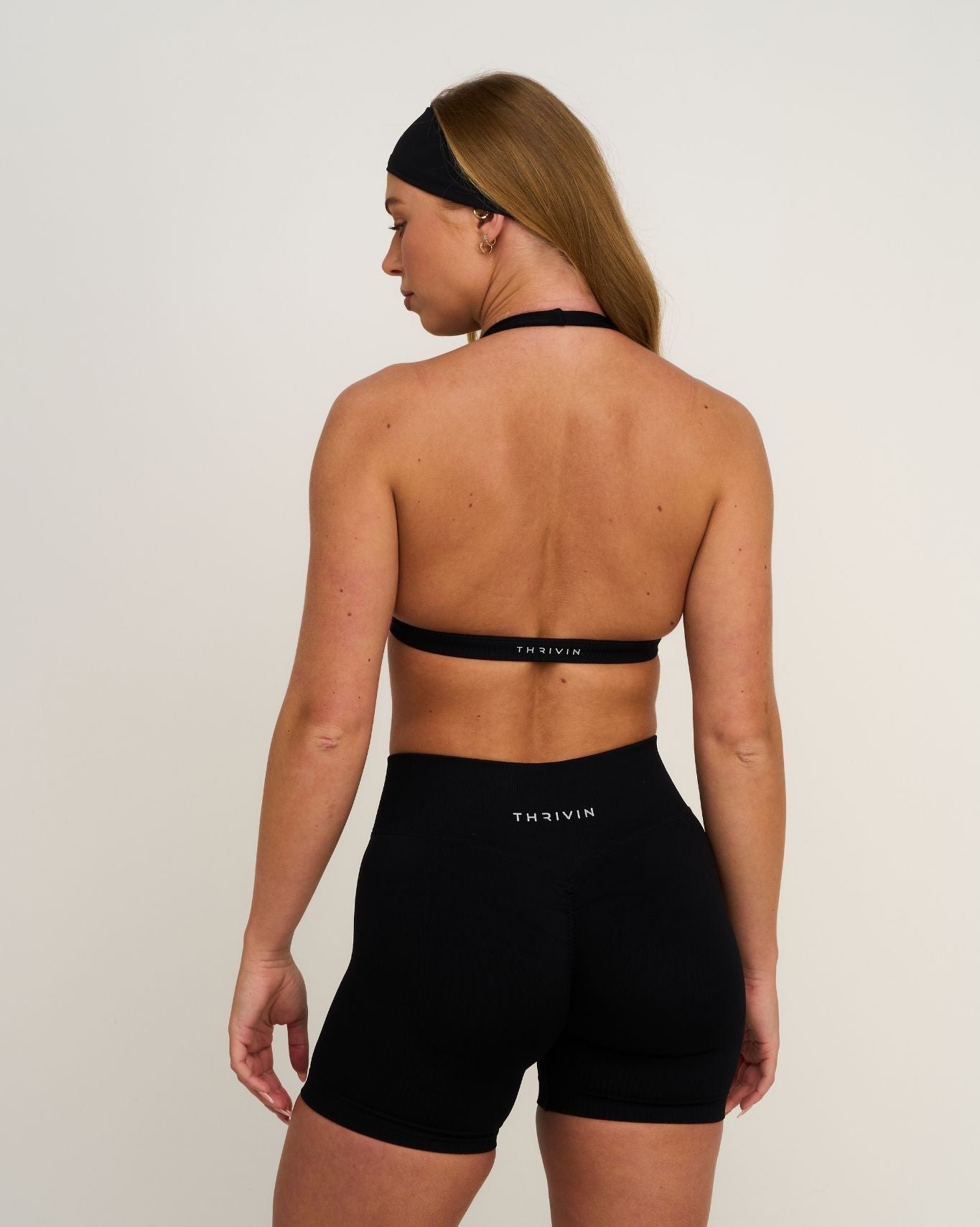 Elevate™ Sculpting Seamless V-Neck Halter Bra | Night Black