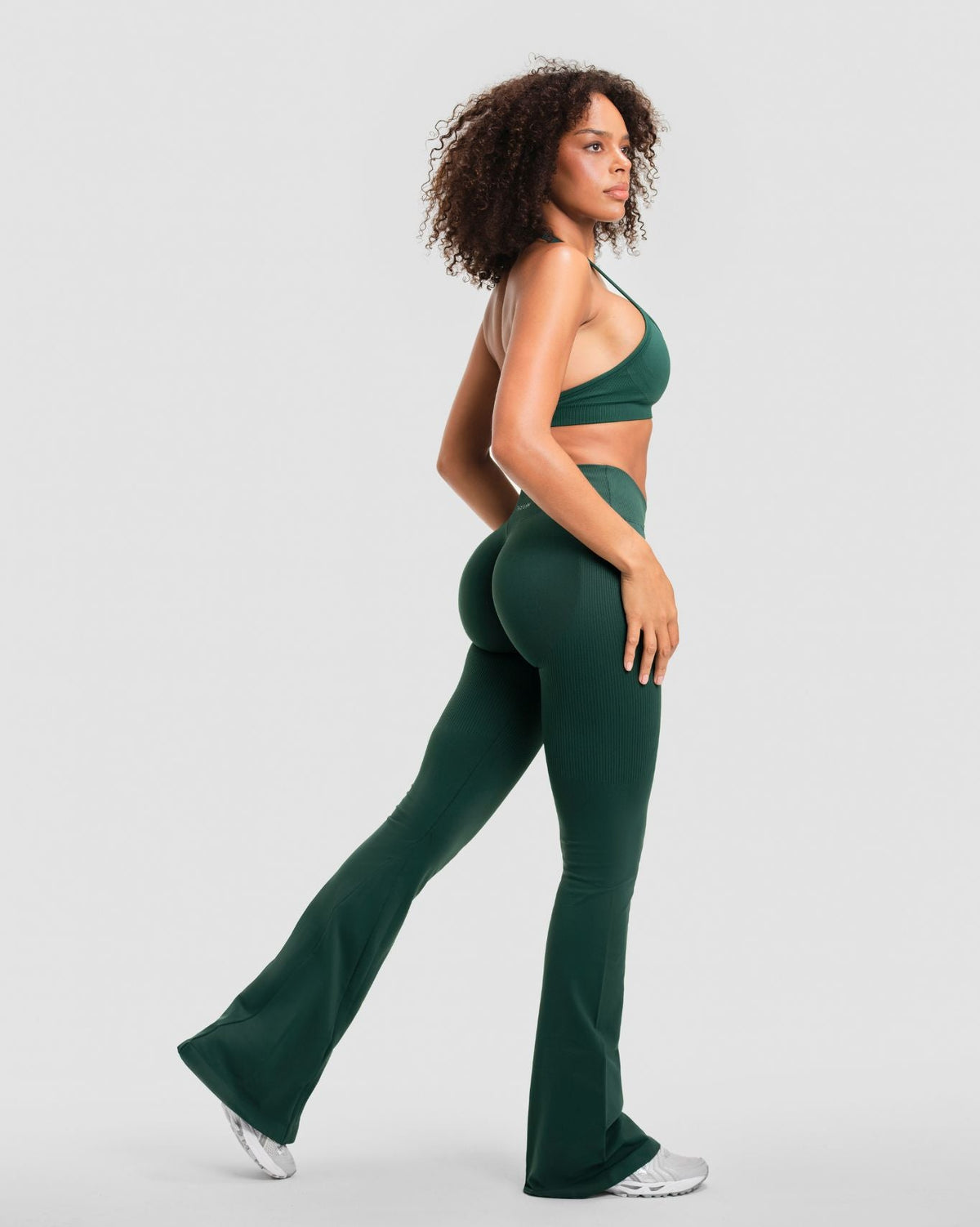 Elevate™ Sculpting Mid V-Waist Flare Leggings | Pine Green