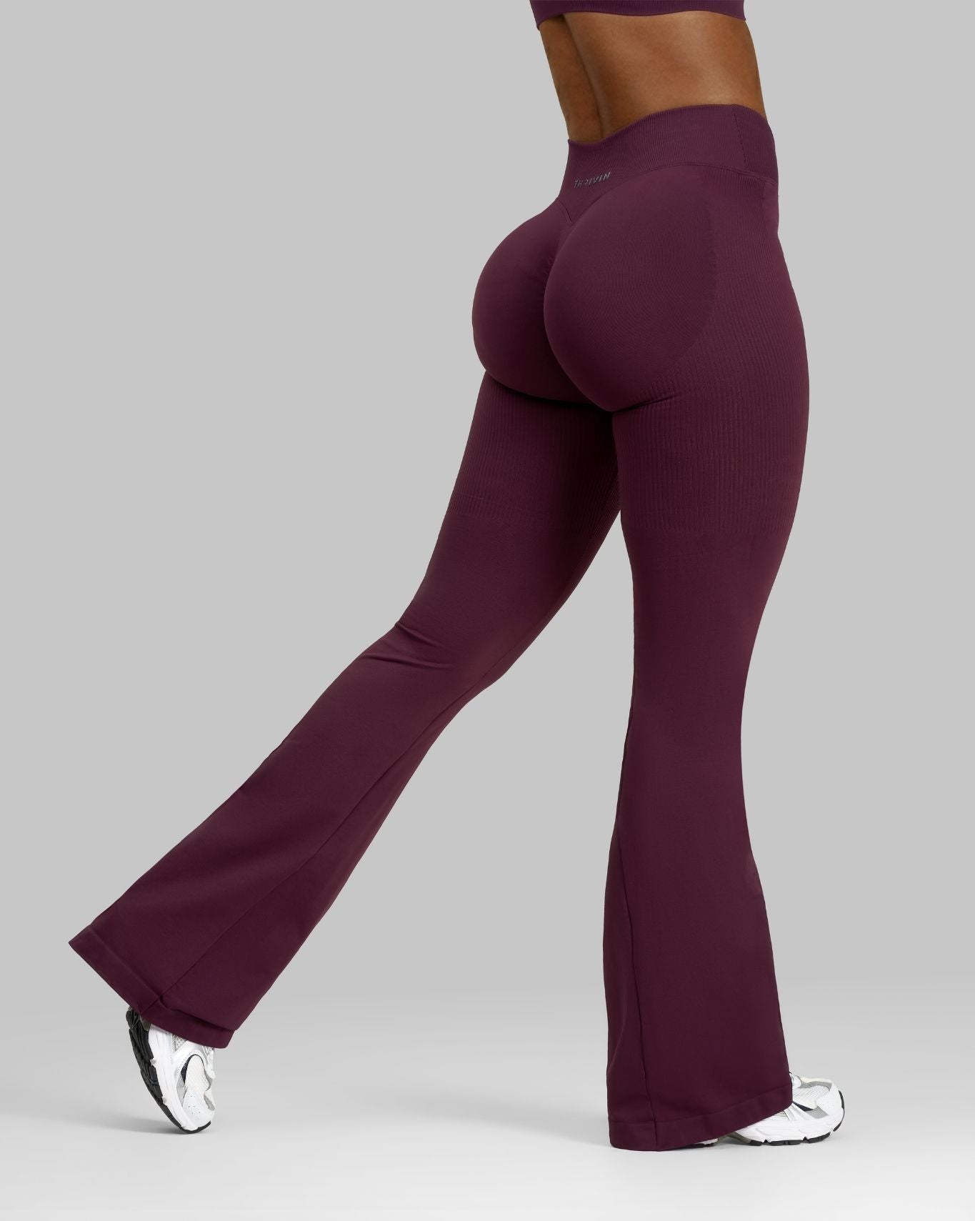Rachel is 165cm and wears a size XS (Regular).