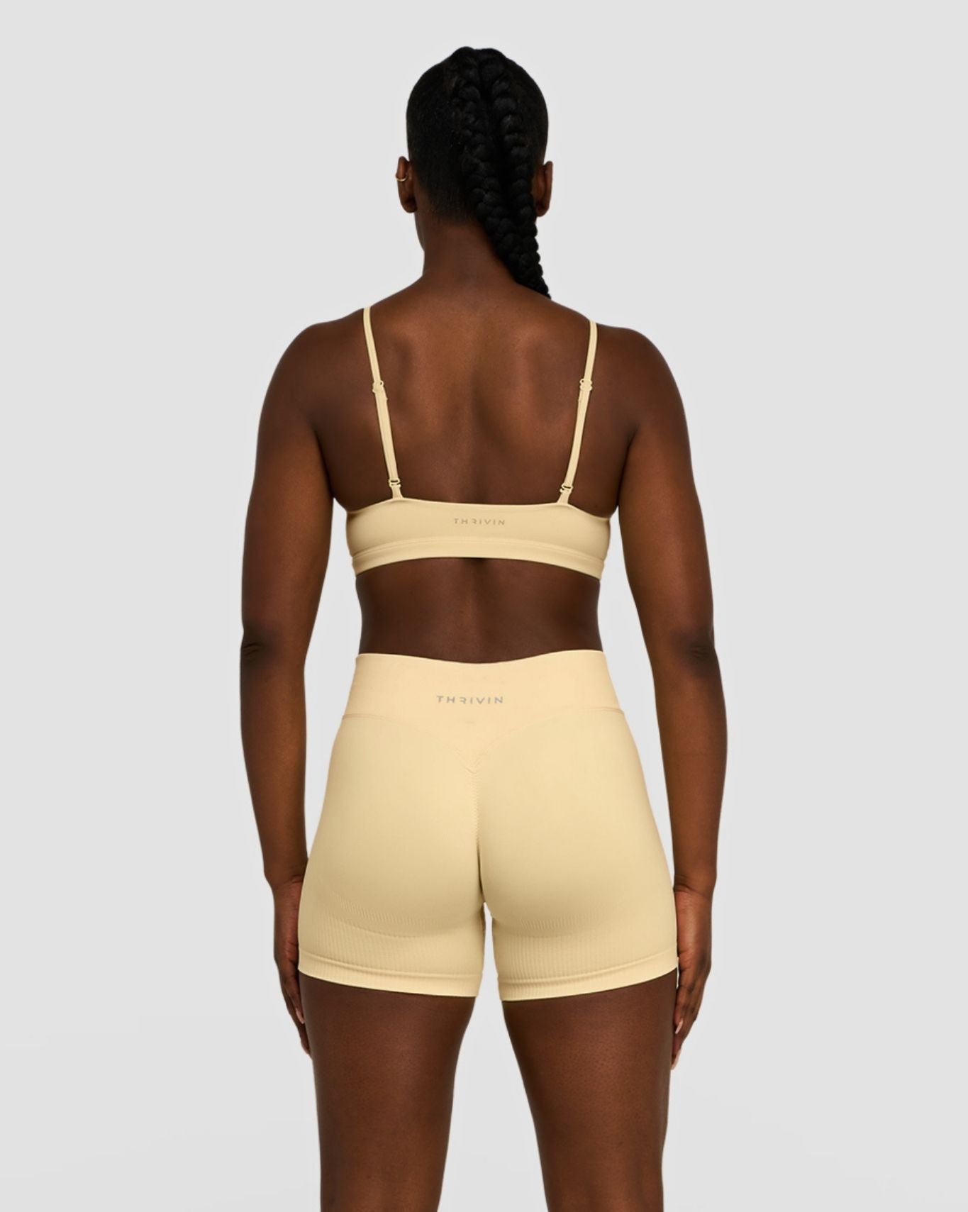 Elevate™ Sculpting Seamless Scoop Neck Bra | Golden Butter