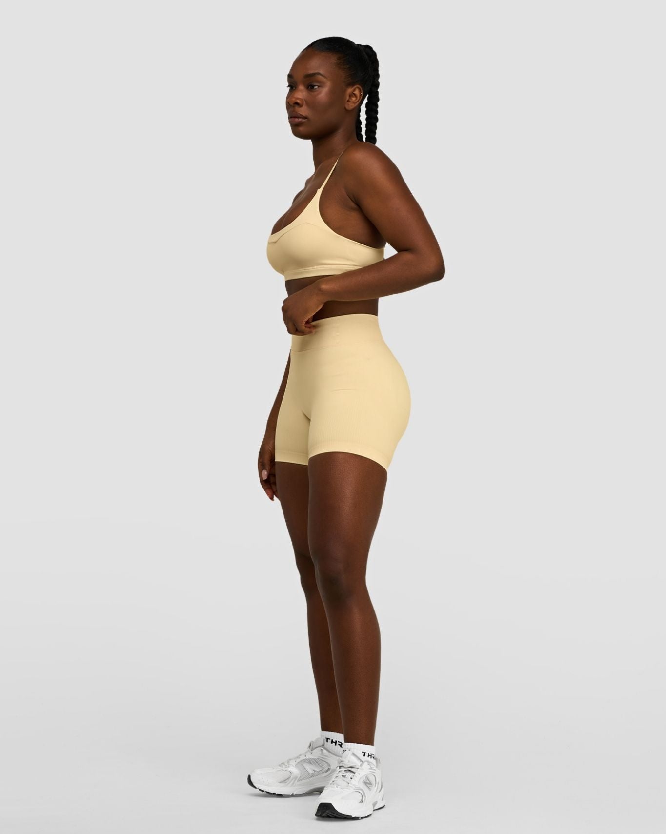 Elevate™ Sculpting Seamless Scoop Neck Bra | Golden Butter