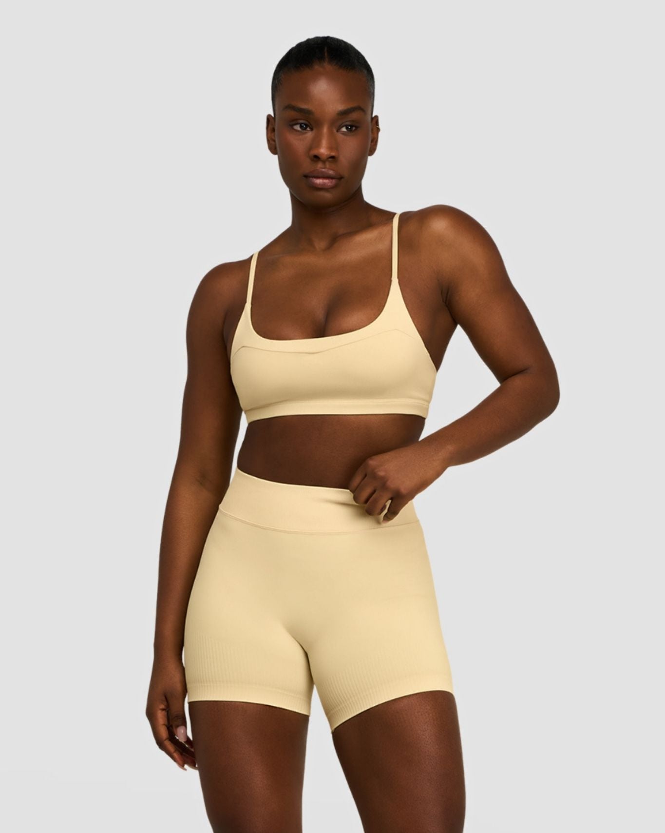 Elevate™ Sculpting Seamless Scoop Neck Bra | Golden Butter