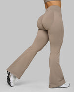 Chiara is 168cm and wears a size S (Regular).