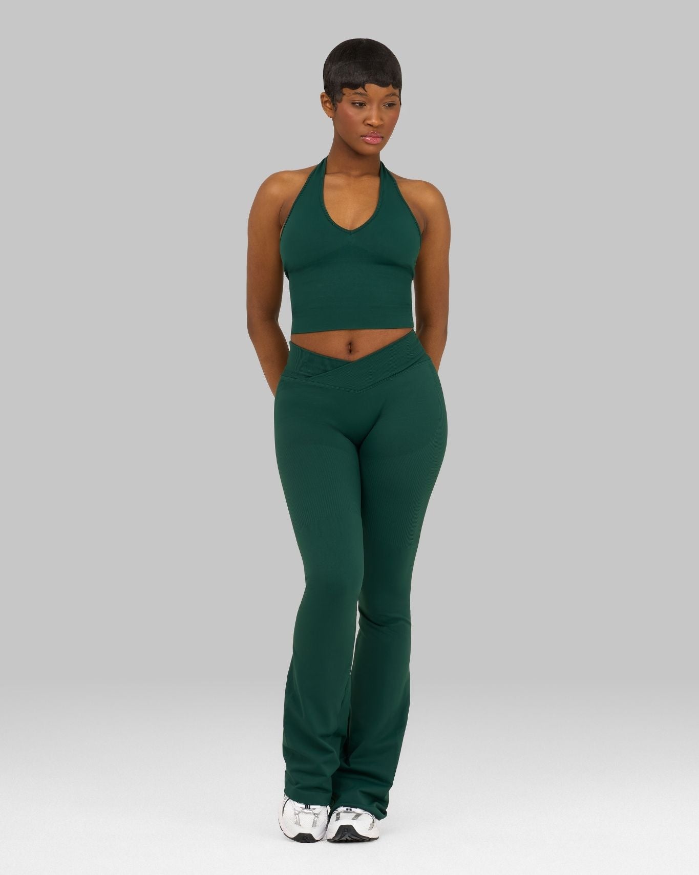 Elevate™ Sculpting Mid V-Waist Flare Leggings | Pine Green