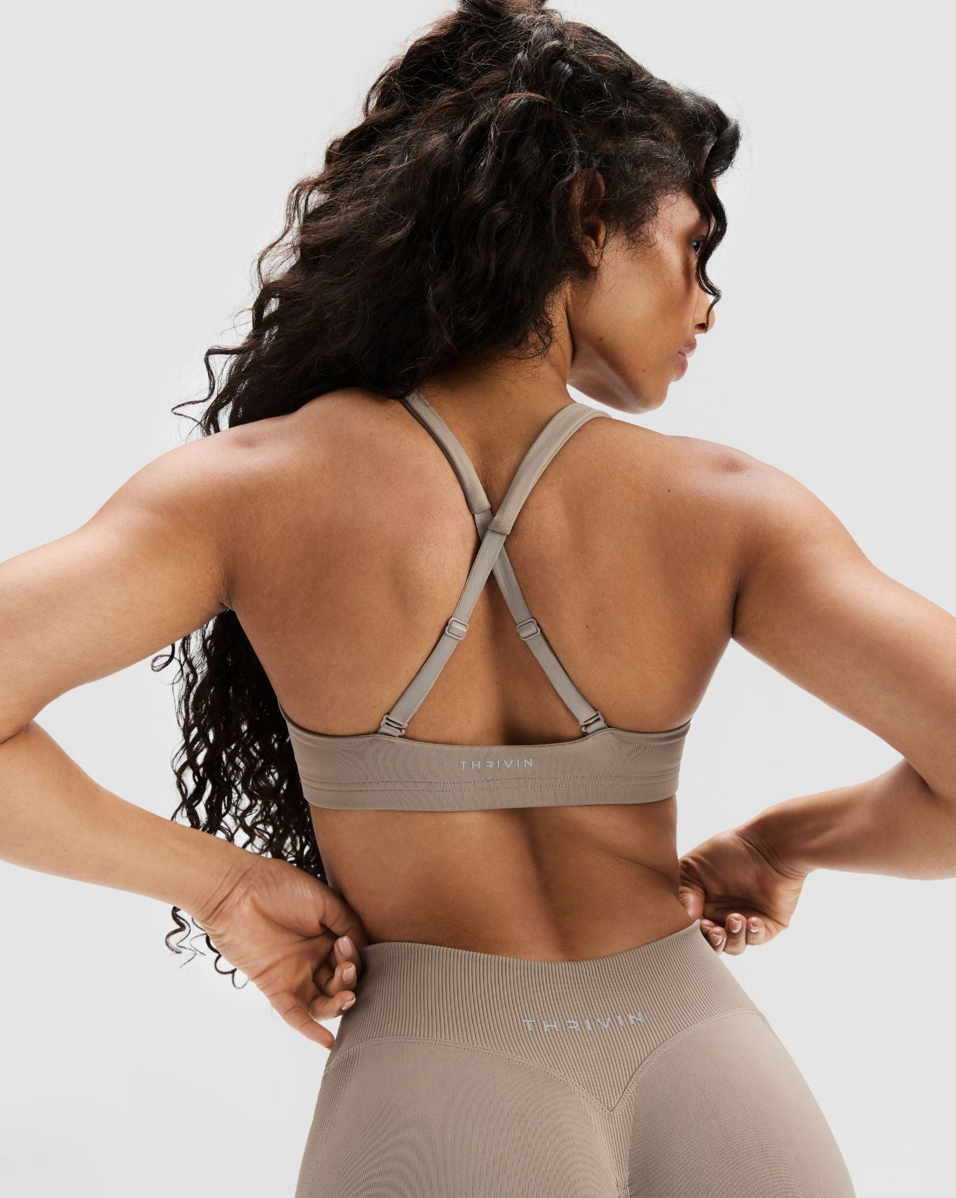 Elevate™ Sculpting Medium Impact Multiway Bra | Latte