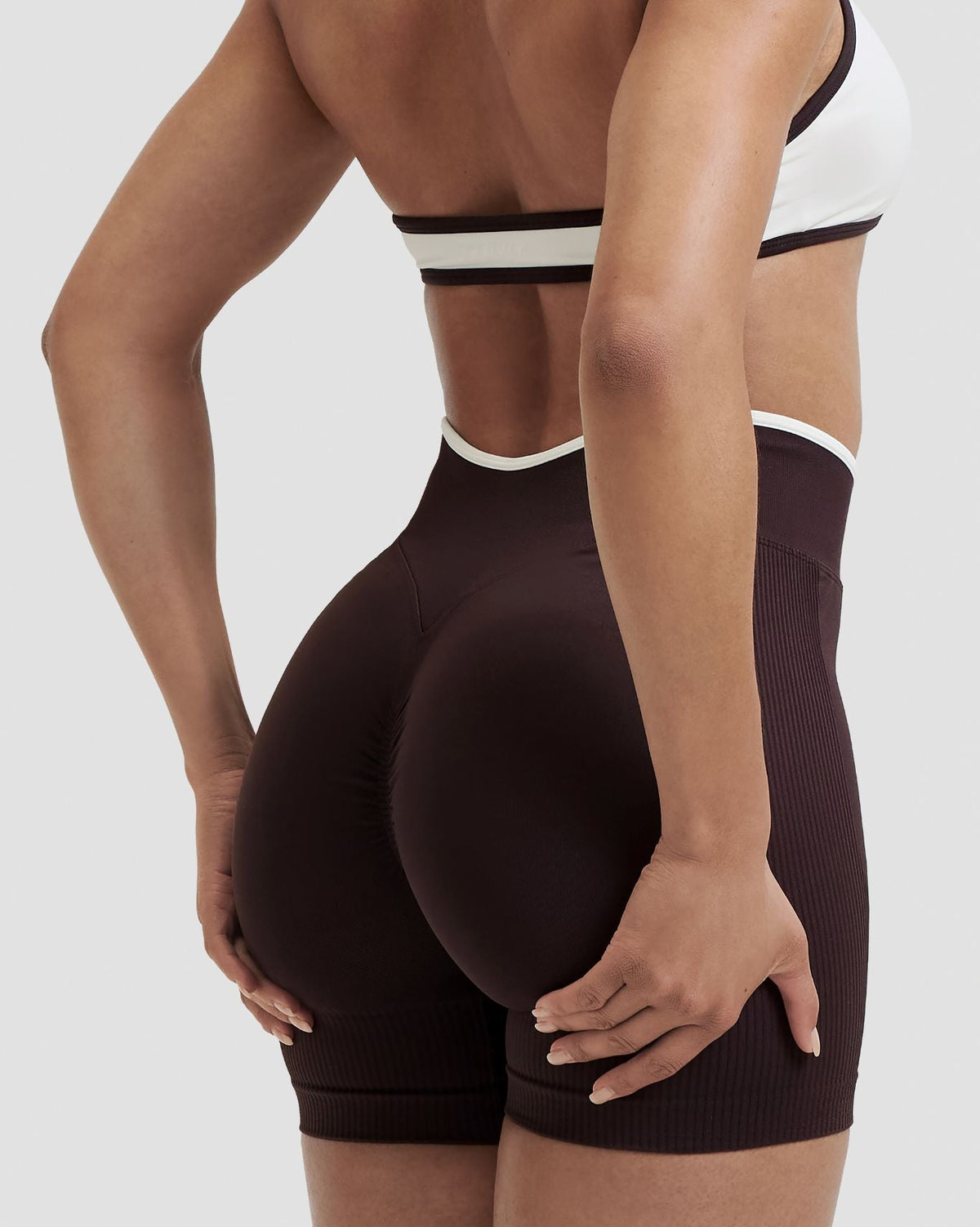 Elevate™ Outline Short Scrunch Shorts | Coffee