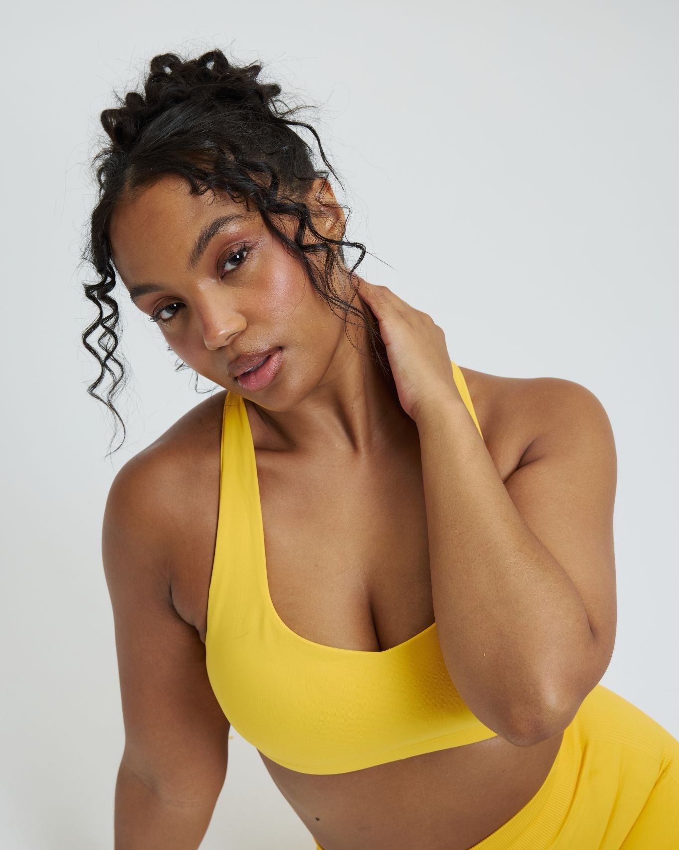 Elevate™ Sculpting Medium Impact Multiway Bra | Banana