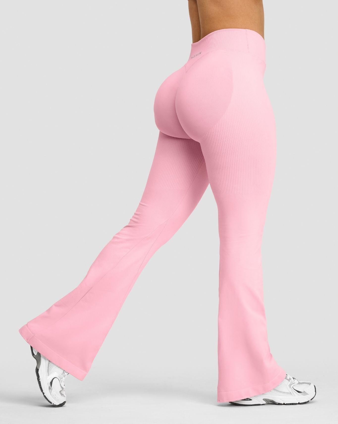 Elevate™ Sculpting Mid V-Waist Scrunch Flare | Cotton Pink